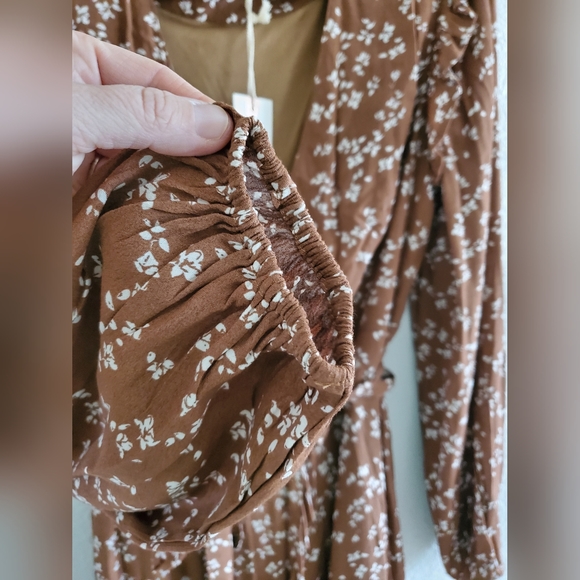 In-Loom Women's Floral Ruffle Wrap around  Midi Dress Size Large - Picture 13 of 13